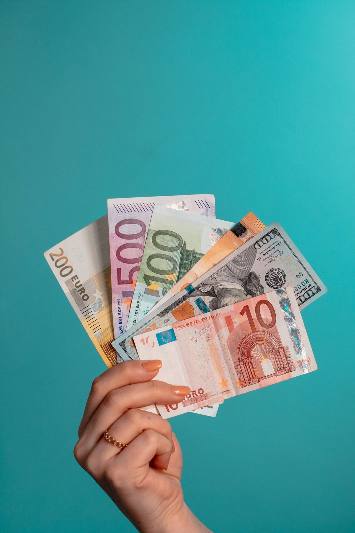 OECD Taxing Wages 2026 Lands With Portugal Among the Eleven Economies Where Labour Tax Fell — Average-Wage Wedge Drops to 39.3% After a Second Round of IRS Reform