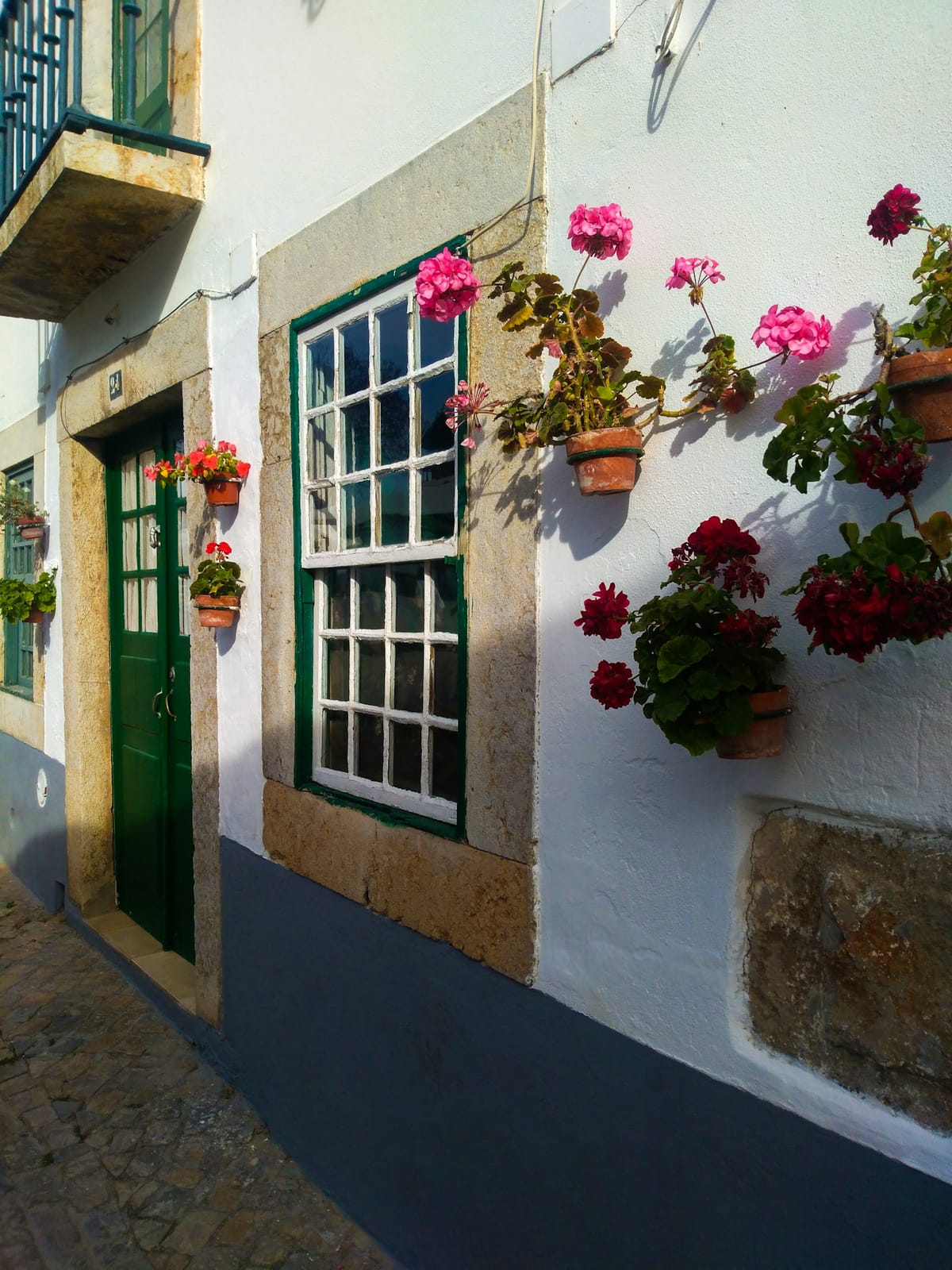 Selling Your House in Portugal 2026: The Escritura Pública, the Anexo G, the Mais-Valias Rules, and the Solicitador Process for Foreign Sellers