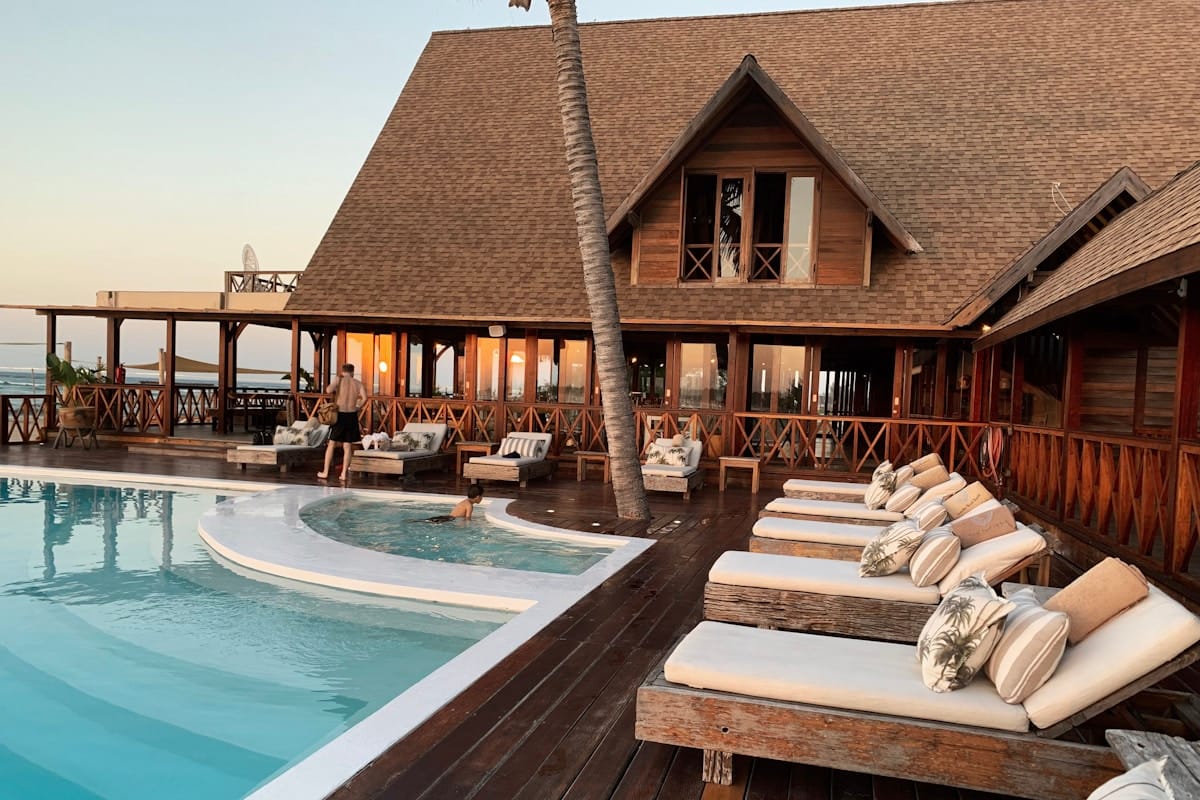 War Diverts Summer Tourists to Portuguese Resorts, but Hoteliers Warn the Boost Will Be Short-Lived