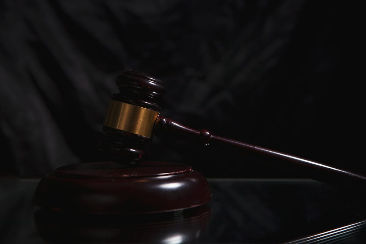 Évora's Tribunal da Relação Strikes the Terrorism Convictions From the Tancos Paiol File for Paulino, Pais and Hugo Santos — Sentences Trimmed for Seven Defendants and the First-Instance Pacto-de-Silêncio Finding Reversed