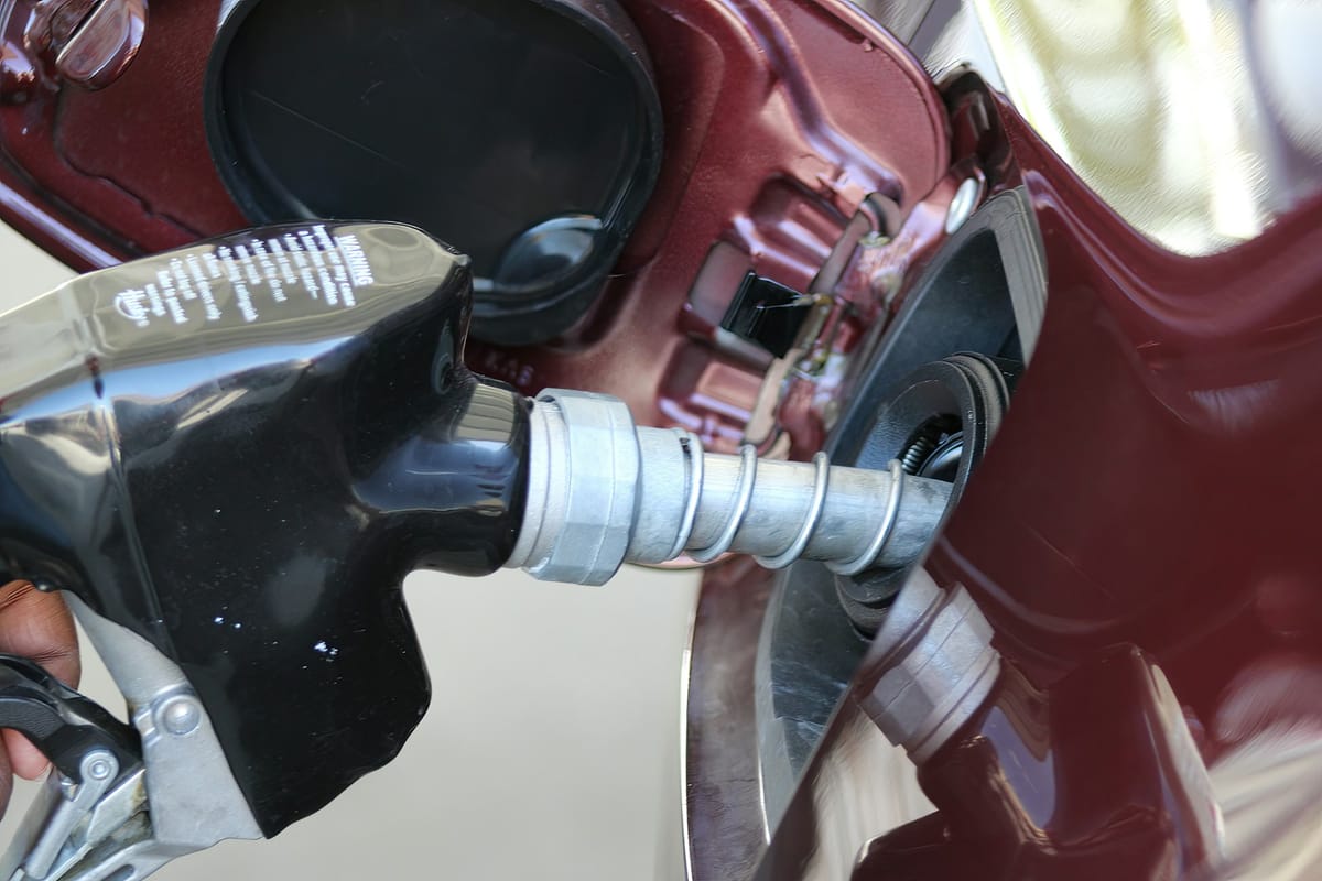 Finanças Reweights the ISP Combustível Discount With a +0.77-Cent Diesel Top-Up and a –0.02-Cent Gasolina Trim From 9 June — Pump-Week Extraordinary Rebate Holds at €51.45 and €41.97 per 1,000 Litres