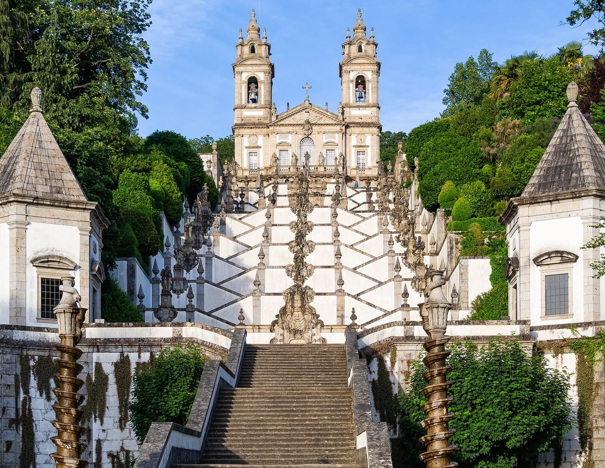 The Braga Brief — Week of 4 July 2026: A Red-Alert Heatwave Grips the Minho, the City Pulls the Plug on Shared E-Scooters, and Vicens's Braga Opens Pré-Época With a Win