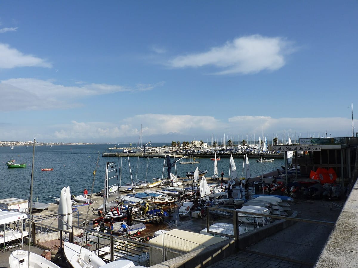 Getting a Recreational Boating Licence in Portugal in 2026 — A Practical Guide to the Five Carta de Navegador de Recreio Categories, the Medical Certificate, Registering Your Boat and Recognising a Foreign Licence
