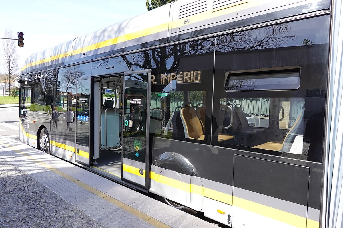 Government Revives a Minho Rapid-Transit Plan With an €80 Million Metrobus to Link Guimarães and Braga by 2030