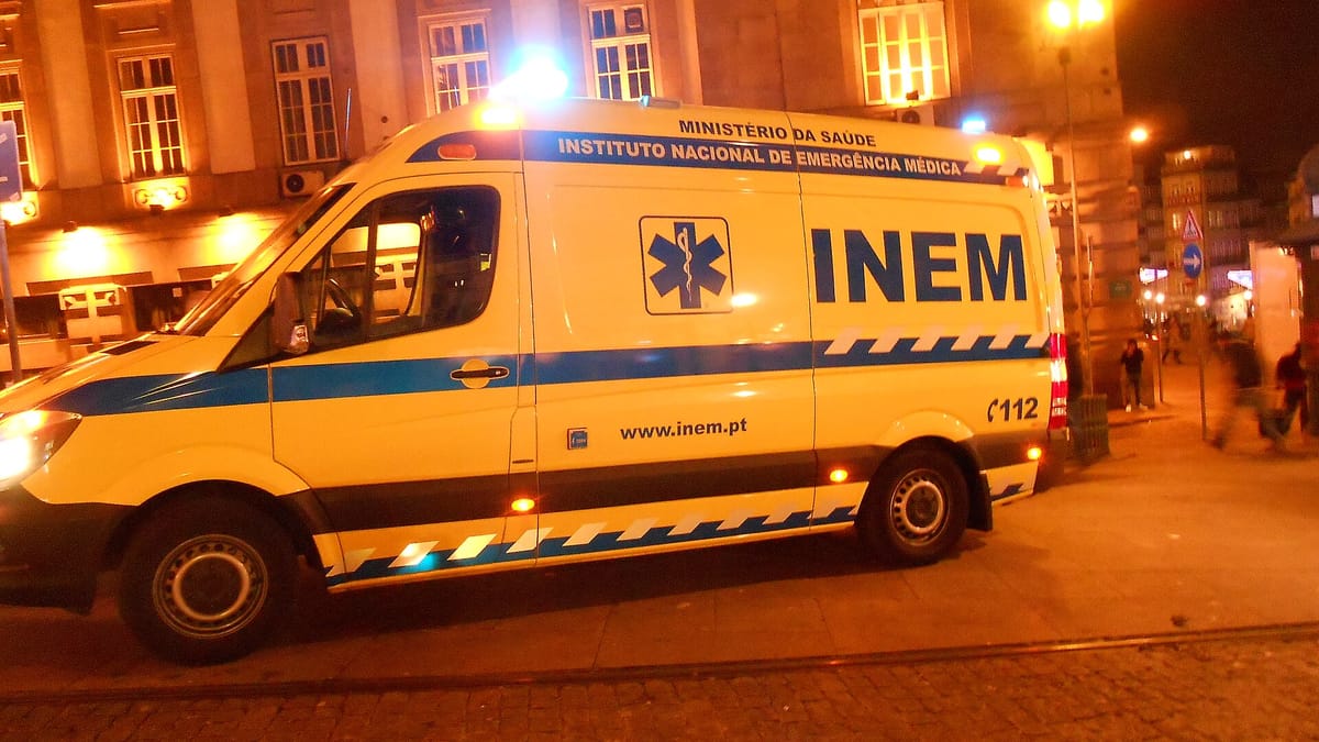 INEM Plans to Transfer 54 Ambulances to Hospital Units and Convert 46 Life-Support Vehicles, and Its Unions Call It a Dismantling