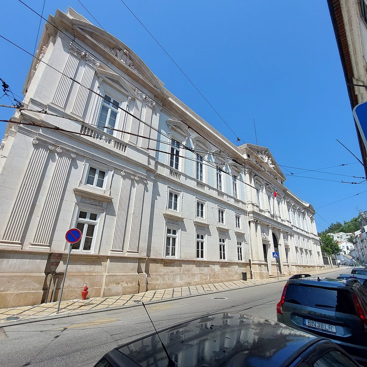 Non-Compete and Stay Clauses in Portuguese Employment Contracts in 2026 — A Practical Guide to the Pacto de Não Concorrência, the Two- and Three-Year Limits, the Compensation Rule, the Pacto de Permanência and Your Right to a Second Job