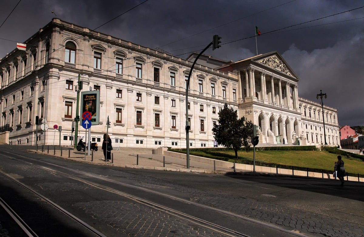 Portugal's Central-Government Accounts Swing to a €212.6 Million First-Half Deficit as a CGD Dividend Cushions SNS and Storm Bills