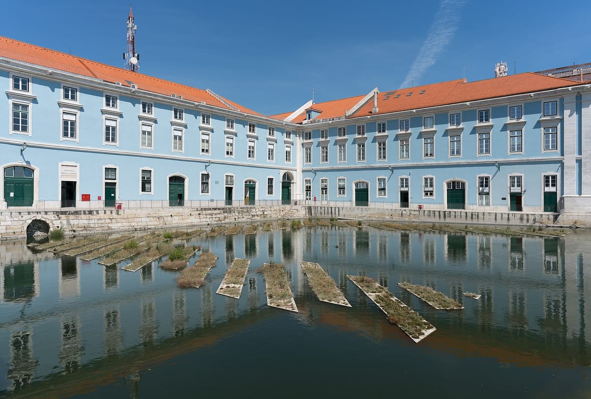 Lisbon Police Open an Inquiry Into Two Officers Accused of Not Helping a Fatally Stabbed Man at Cais do Sodre