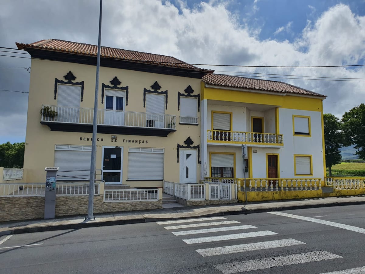 The Tax Office Adds Phone Calls to Its Fraud Warning, as the Bank of Portugal Names Two Unlicensed Operators