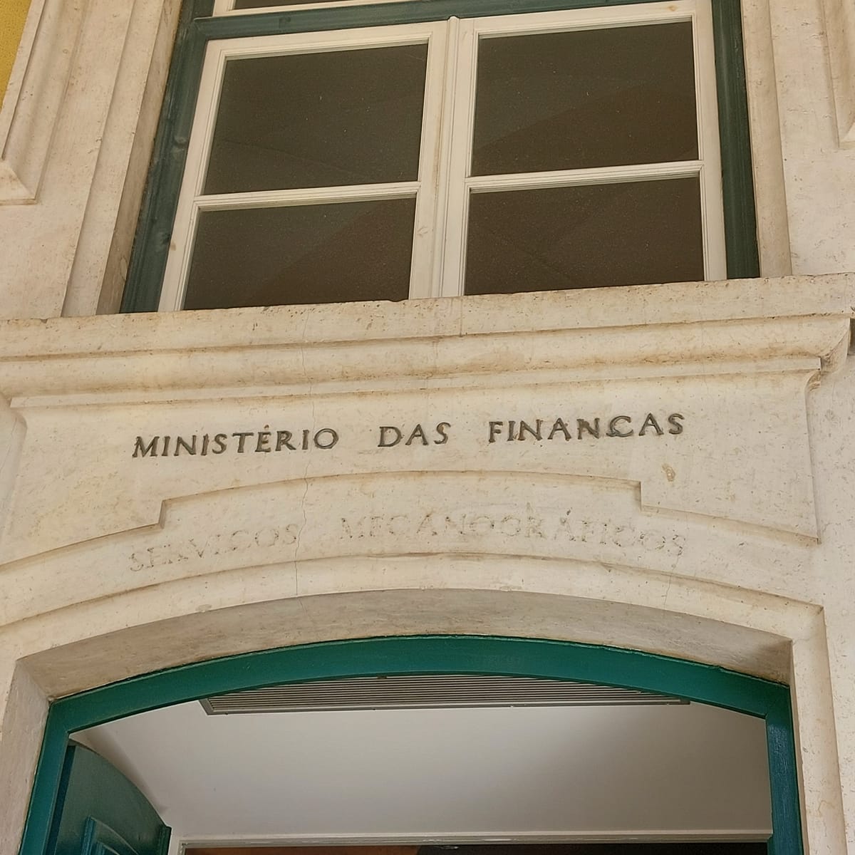 An Engineer Takes the Helm of Portugal's Tax Authority, Ending Helena Borges's Eleven-Year Tenure