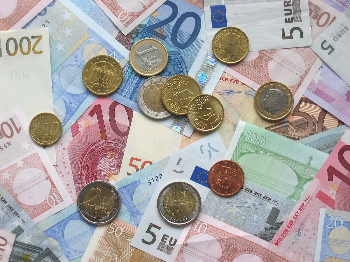 New Ten-Year Treasury Certificates Draw Nearly €300 Million From Savers in a Month