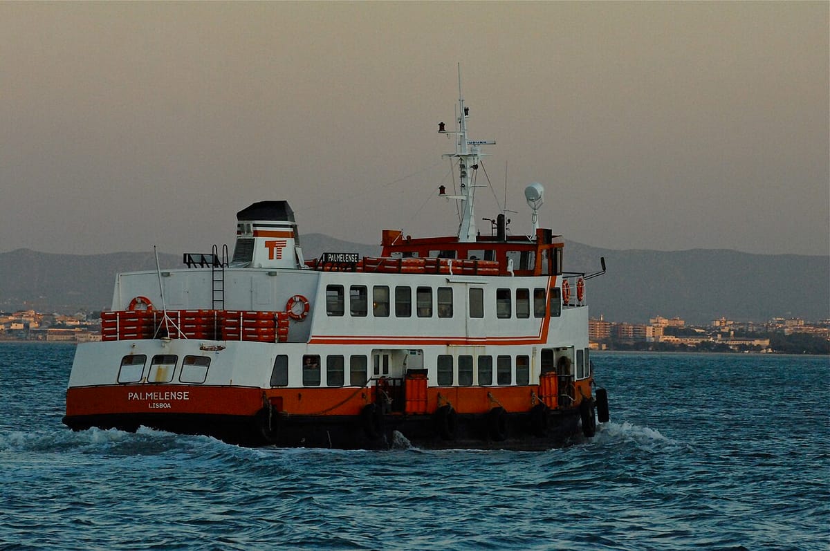 The Transport Regulator Puts Lisbon's River Ferries on a Monthly Report Card for Delays and Cancellations