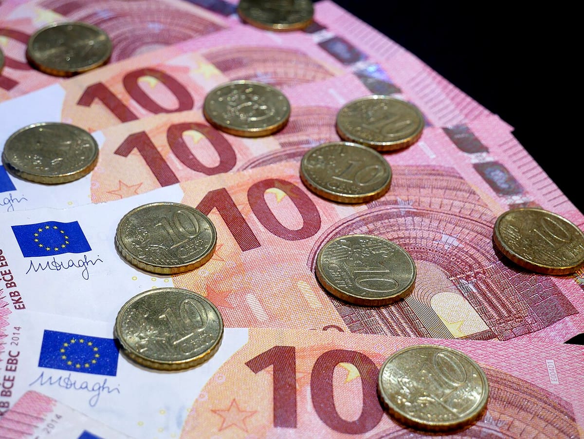 Appointing a Fiscal Representative (Representante Fiscal) in Portugal in 2026 — A Practical Guide to the Non-EU Requirement, the DL 44/2022 Electronic-Notifications Alternative, the 15-Day Deadline and the IVA Carve-Out