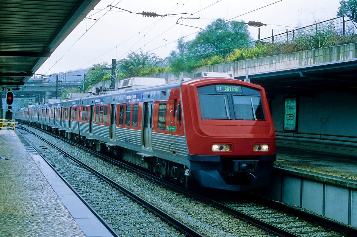 Montenegro Vows to Bring the €20 Green Rail Pass to Lisbon and Porto Suburban Trains, Possibly From September