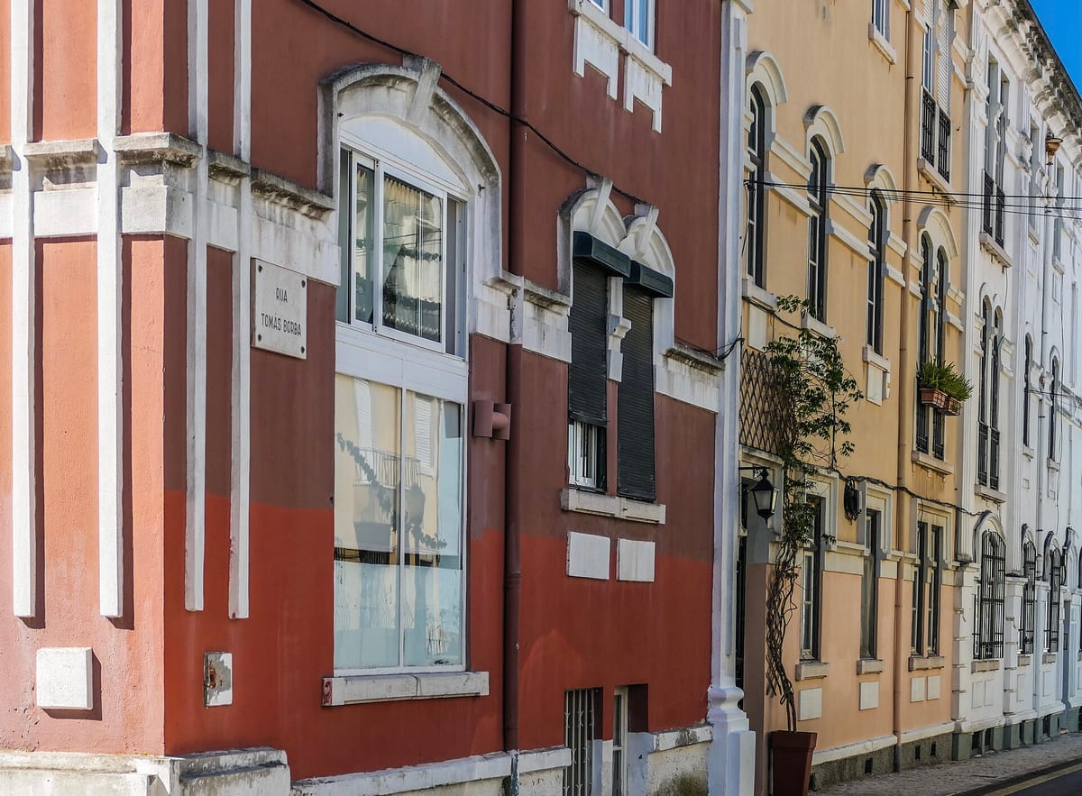 The Tarifa Social de Energia in Portugal in 2026: A Practical Guide to the 33.8 Percent Electricity Discount, the 6,272.64 Euro Income Line, and the 6.9 kVA Condition That Quietly Disqualifies People