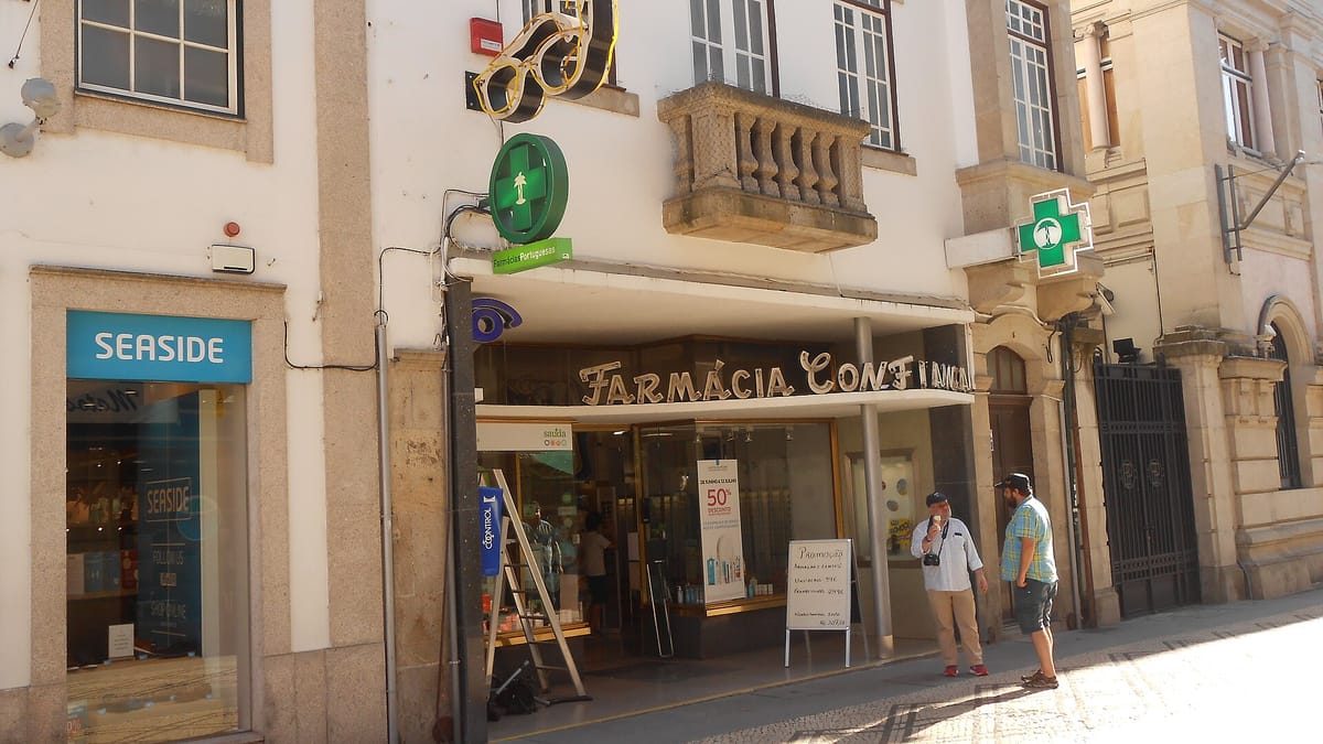 Patients Paid 571 Million Euros at Portuguese Pharmacy Counters in Seven Months, While the State's Share Climbed Four Times Faster