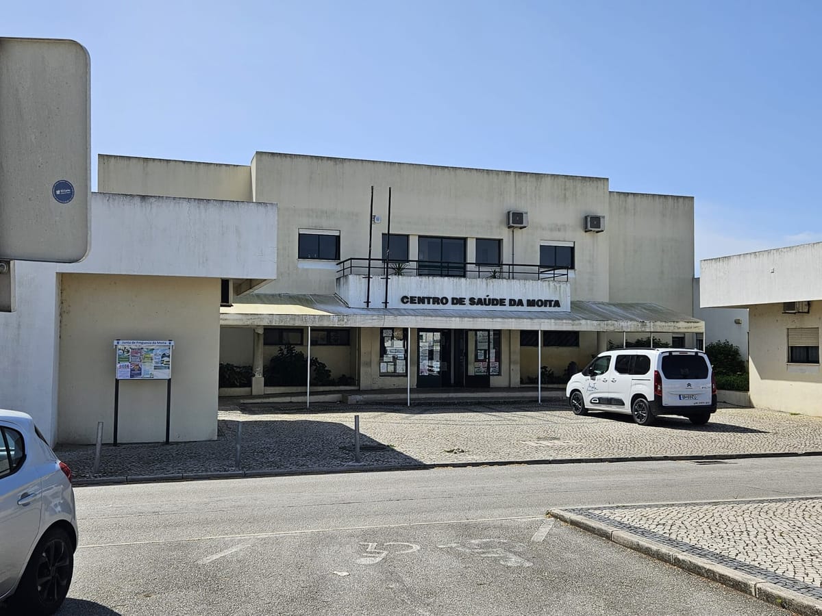 Half of Portugal's Over-Fifties Have Had a Colonoscopy in Ten Years, and the Share Runs From 37 Percent Without Schooling to 56 Percent With a Degree