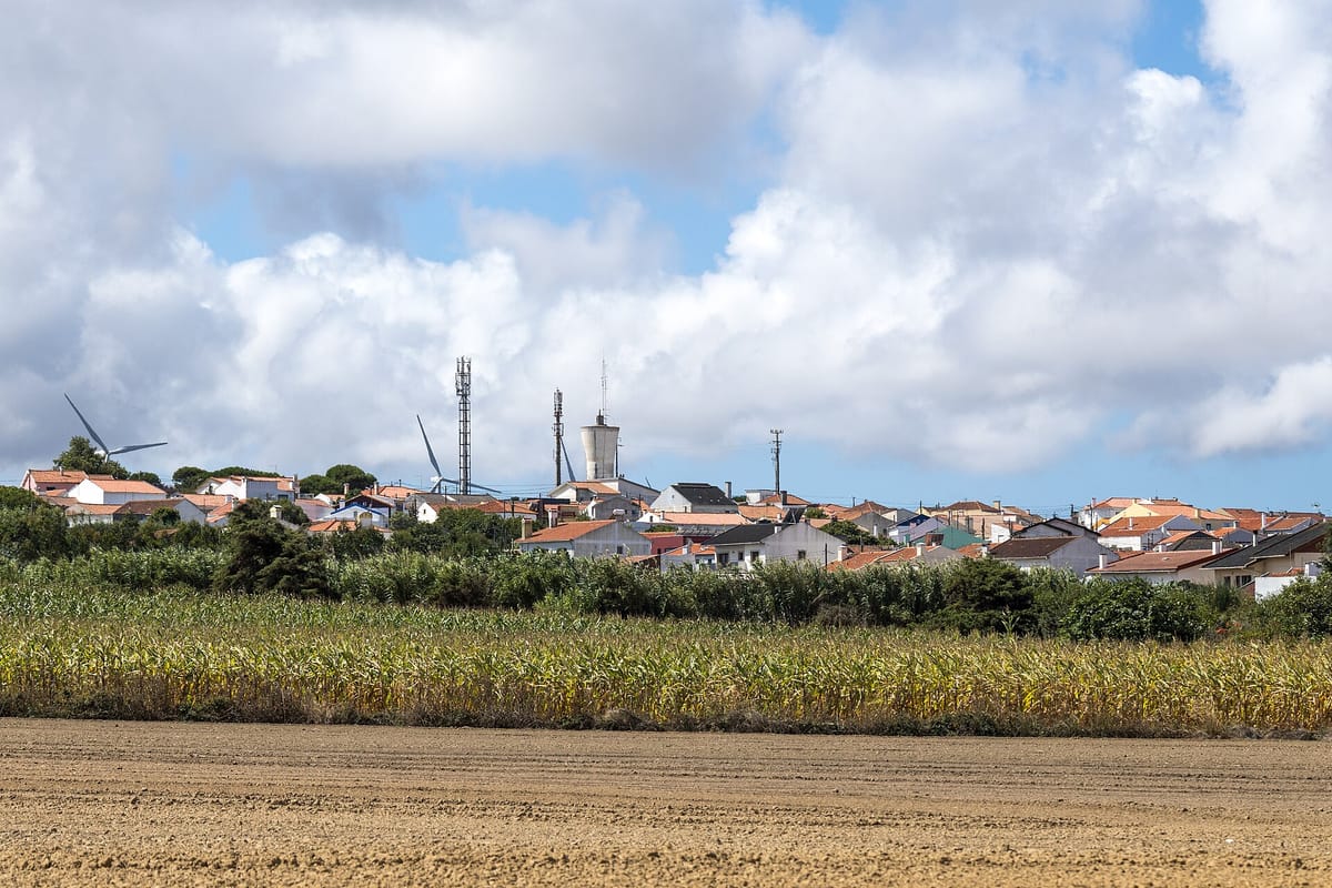 Twelve Oeste Councils Reject the Serra d'El-Rei Kaolin Mine, and Say Its Impact Study Puts Homes Four Kilometres Away When Some Stand at Twenty Metres