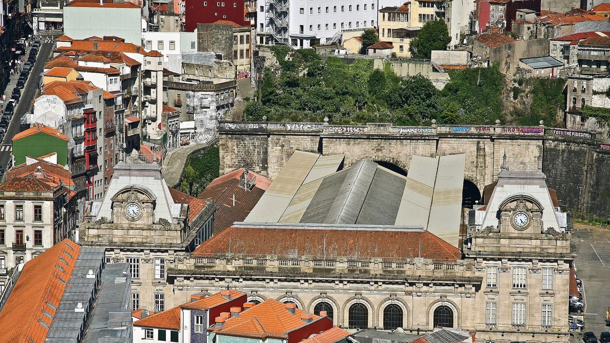 Time Out Market Porto Sues the City's Metro Company for 615,000 Euros Over the Pink Line Works at Its Door