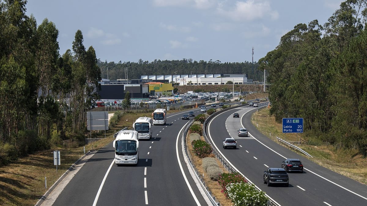 Lorries up to 32 Metres Long and 72 Tonnes Will Be Allowed on Approved Portuguese Routes From March 2027, Matching Spain