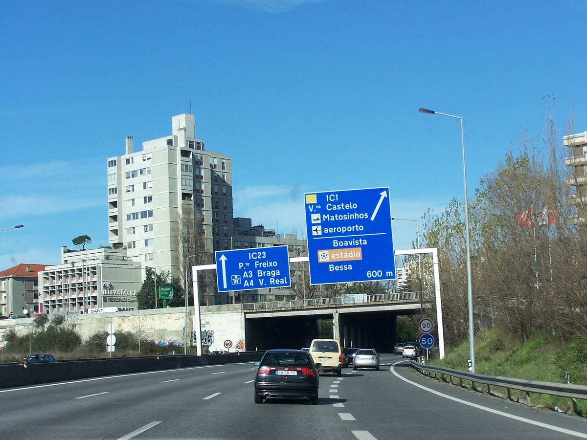 A Week Into Porto's Lorry Ban on the VCI, the Council Counts Traffic and the Hauliers Count Kilometres