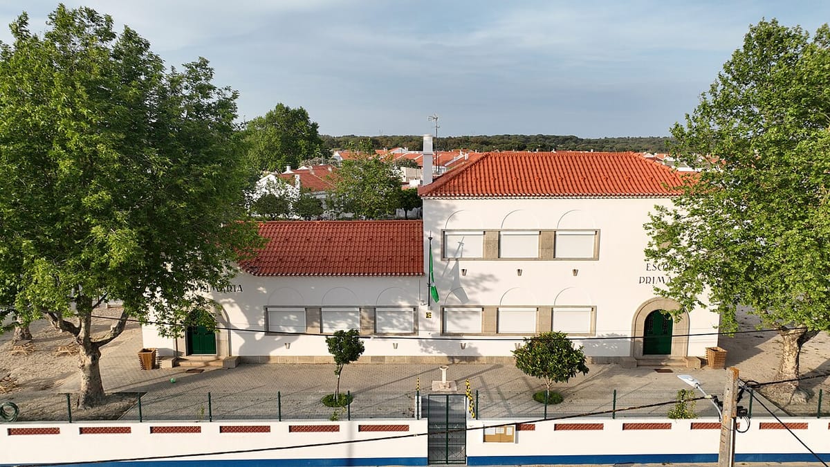 Nearly 460 Classes in Portugal's State Schools Have 30 or More Pupils, and the Minister Says Finding Every Child a Place Comes First