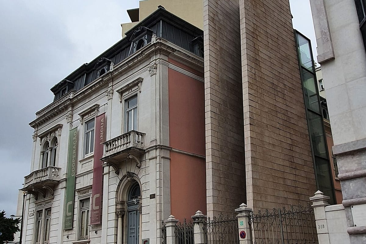 Portuguese Teachers Abroad Win Their First Pay Rise Since 2009: About 20 Percent by 2029