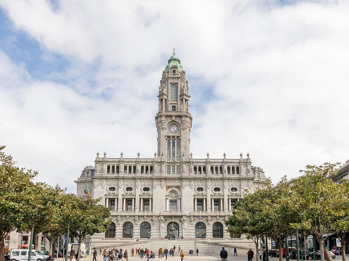 The Porto Brief, Week of 20 September 2026: The VCI Lorry Ban Draws 27 Infractions in 48 Hours, Parking Is Next, and Two Sites Bought for Mosques Find No Bidder