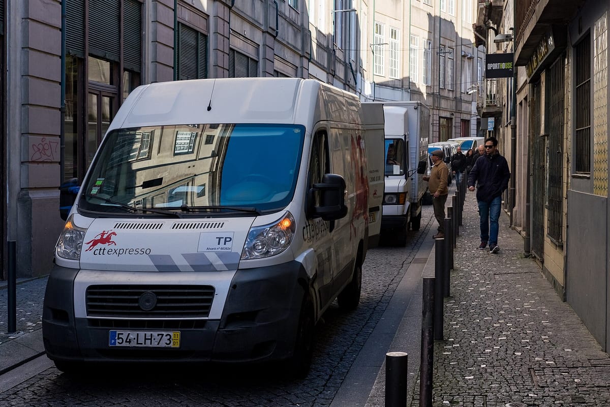 The Porto Brief, Week of 6 September 2026: Illegal Parking Costs the City 100 Million Euros a Year, One Firm Bids for the Tow-Truck Contract, and Pedro Duarte Turns on the Scooters
