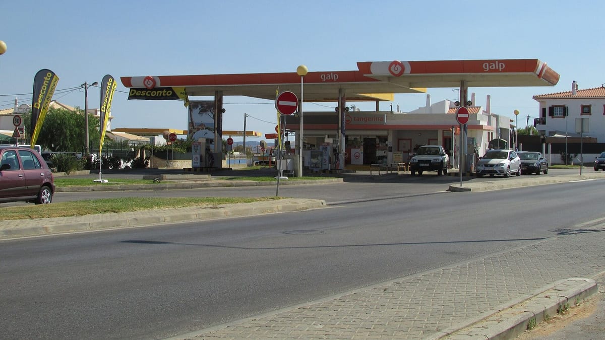Portugal's Petrol Stations May Now Stock Three Times as Much Bottled Gas Without a Licence