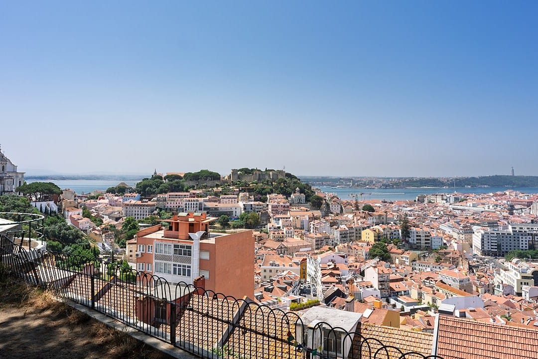 Household Wealth in Portugal Climbs 67 Percent in 15 Years to 1,196 Billion Euros, and the Richest Tenth Still Own Almost 59 Percent of It