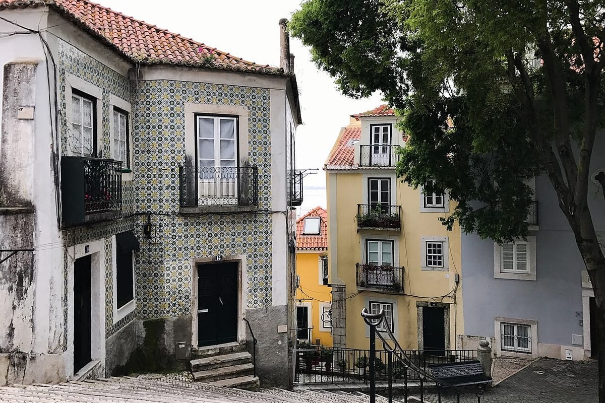 The EU Investigates Booking.com Over Fake Listings, Phishing Scams and Paid Rankings Not Labelled as Ads: How to Avoid Booking Scams and Where to Complain in Portugal