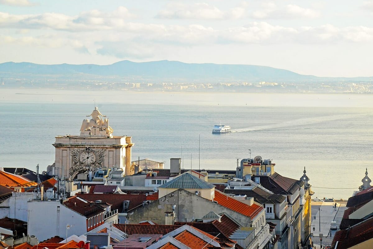 Portugal's Unemployment Rate Holds at 5.6 Percent in September as Employment Slips for a Fourth Month