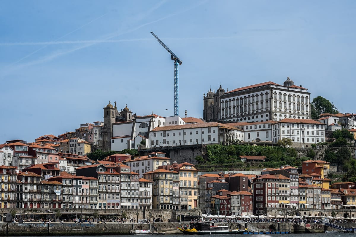Overnight Stays in Portugal Rise 2 Percent in September, the Fastest in Four Months, as Residents Travel More and Room Rates Climb