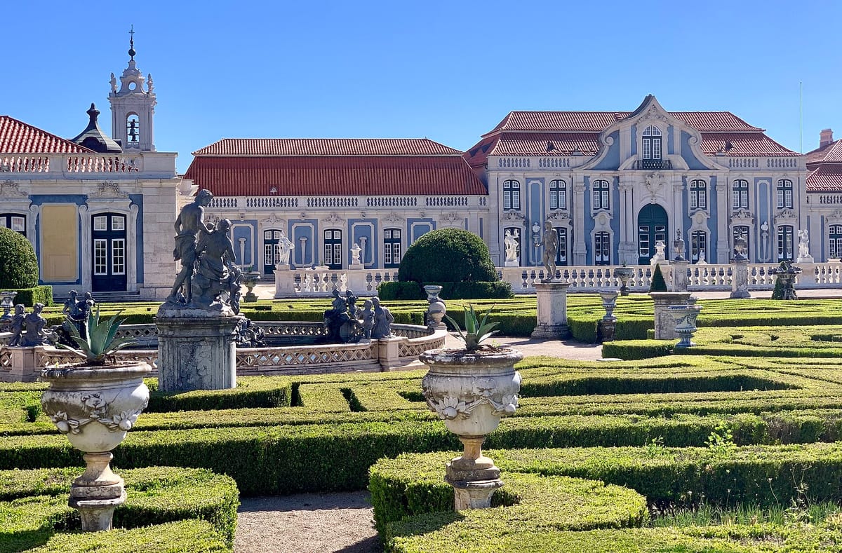 Dogs Return to the Palace Gardens of Sintra and Queluz on Sunday After More Than a Century, One Per Person on a Free Ticket