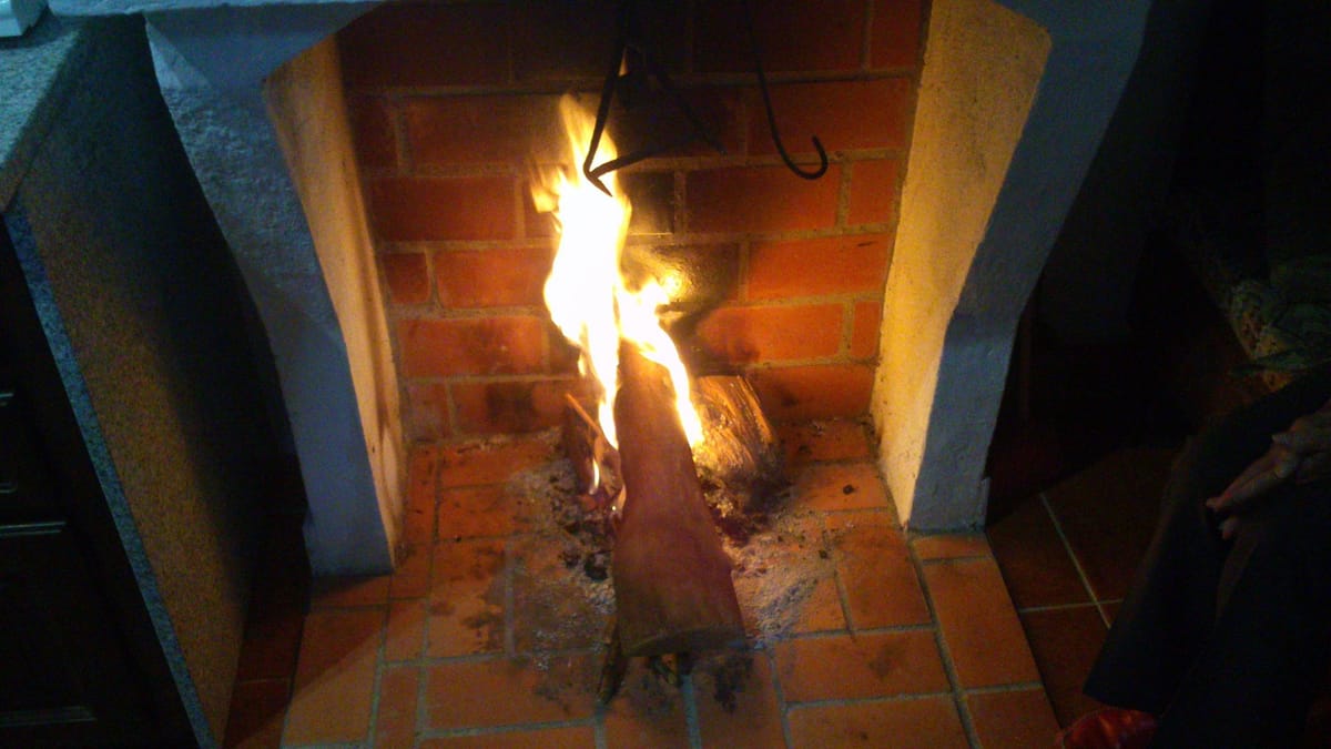 Home Wood Fires Produce About 43 Percent of Fine-Particle Pollution in Mainland Portugal, and a New Air Programme Promises Help to Replace Them