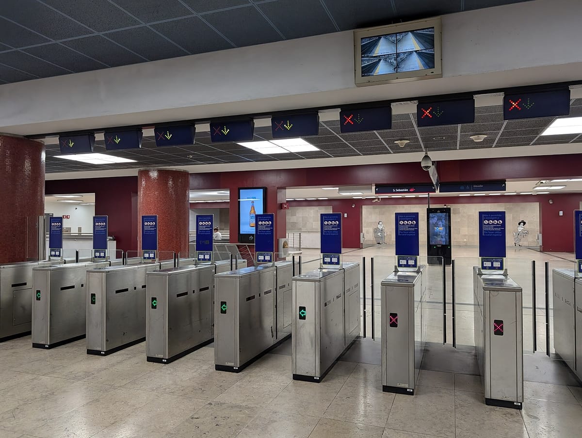 Portugal's Train, Metro and Ferry Operators Agree to Build One Platform So Passengers Can Pay With a Bank Card