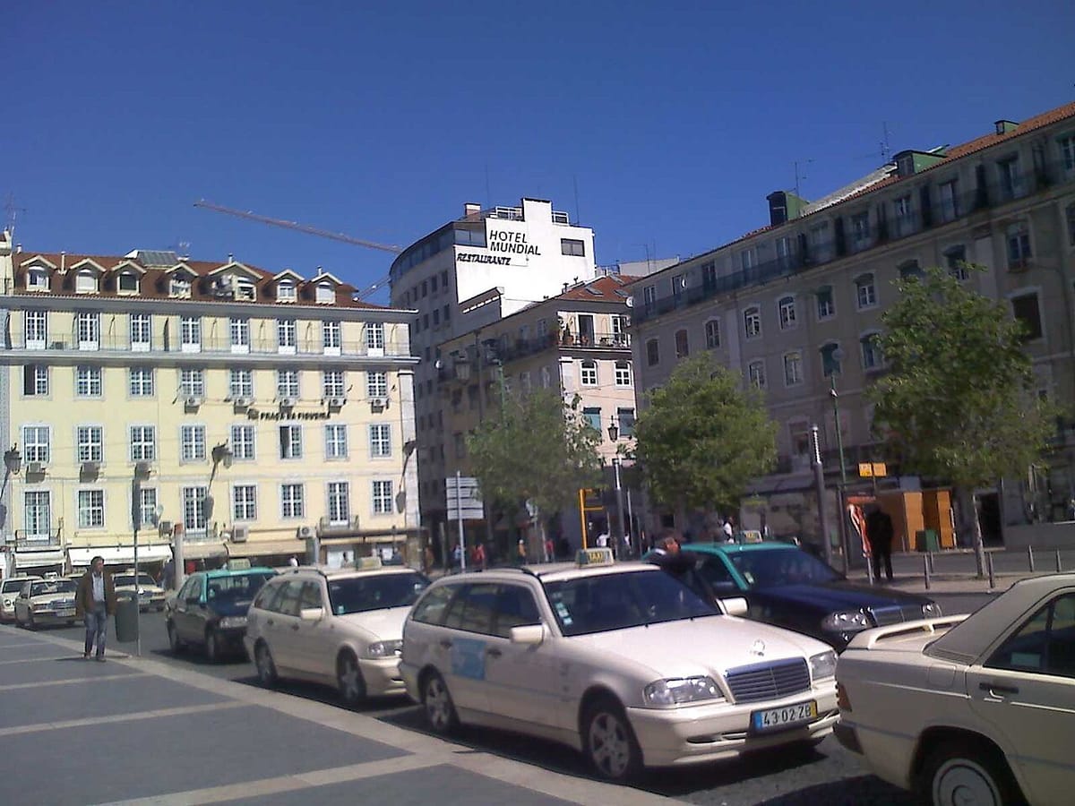 Portugal's Regulator Revokes the Taxi Fare Rules Due on 14 October and Replaces Them, Keeping the 2 Euro Flag Fall and Giving Meters 90 Days to Switch