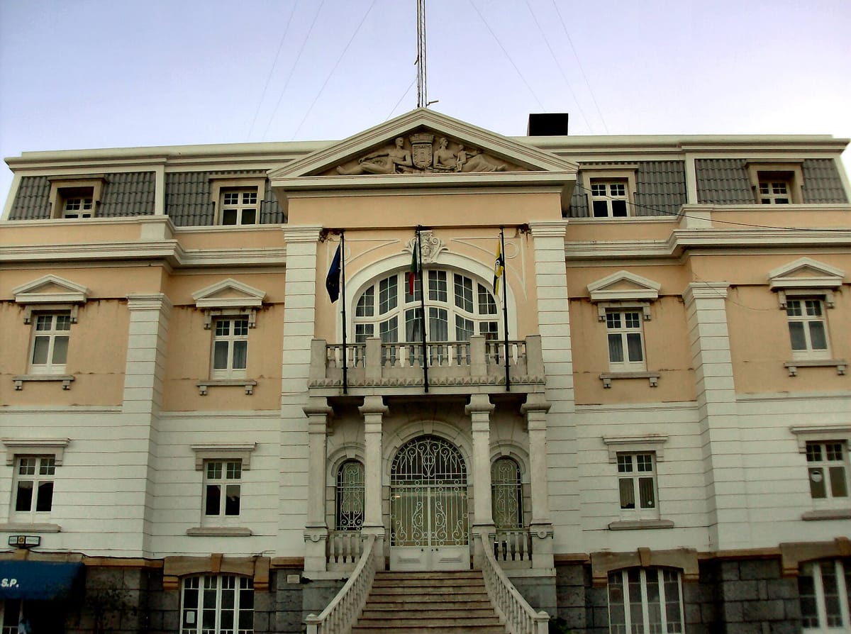 Loures Lifts Its Tourist Tax From 1.50 to 2.50 Euros a Night From Late November, and Guests Will Pay It at Check-In