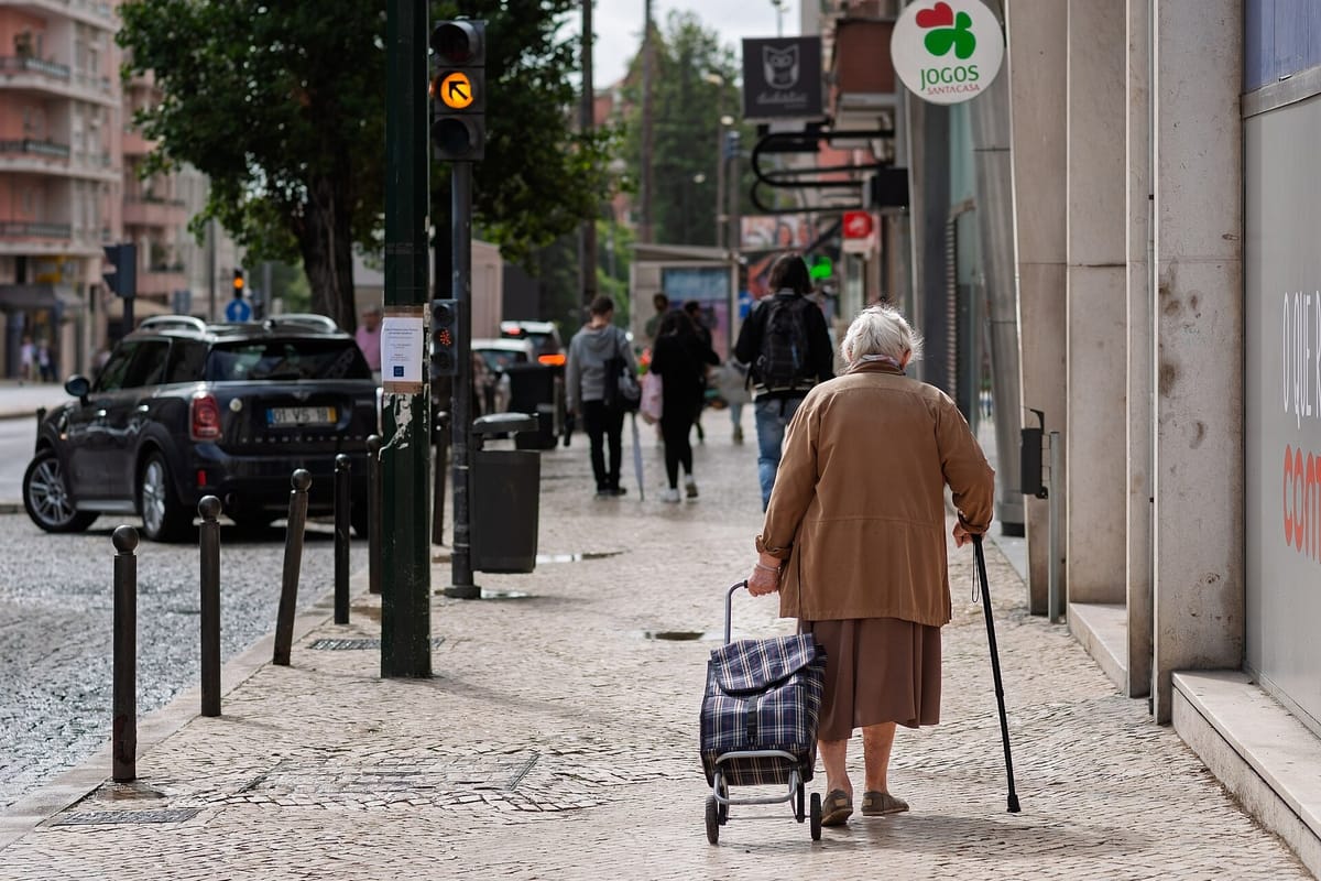 Persistent Poverty in Portugal Climbs Back to Its 2021 Level of 9.5 Percent, and Over-65s Have the Highest Rate of Any Age Group