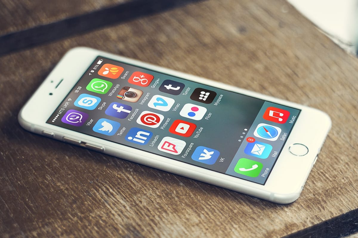 More Than Half of Influencer Ads in Portugal Go Unlabelled, by One Nonprofit's AI Count: What the Law Requires and How to Report Them
