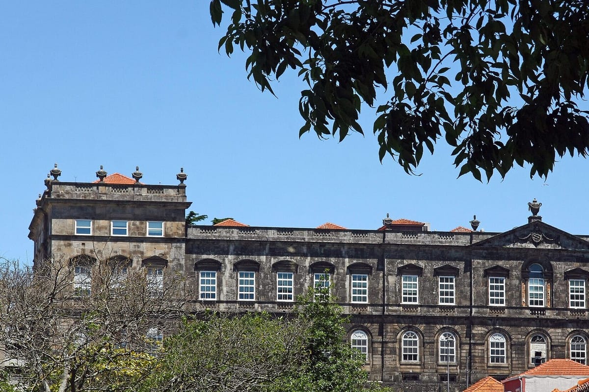 Health Inspectors Cannot Confirm Ten Porto Heart Patients Died for Want of Timely Surgery, and Order a Deeper Inspection