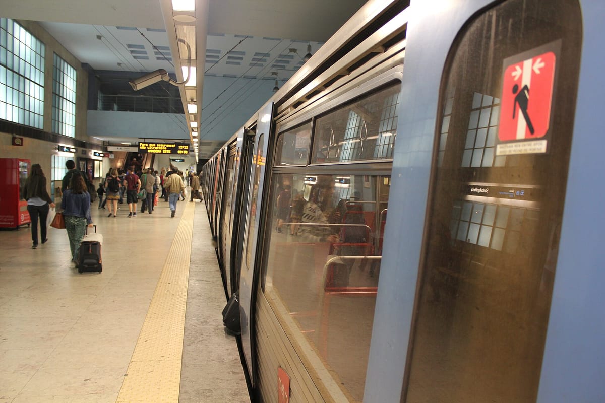 The Lisboa Brief, Week of 10 October 2026: Santa Apolónia Loses Its Metro, Ten Council Plots Go to Auction, and Cascais Floats a Toll on the Marginal