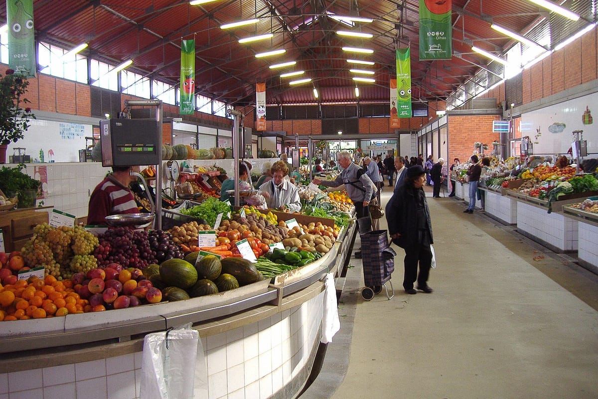 Two in Three People in Portugal Eat Fruit Daily but Only 41 Percent Eat Vegetables, and More Than Half of Under-25s Drink Sugary Soft Drinks Every Week