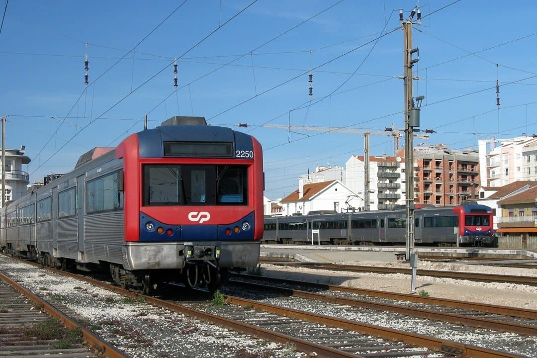 Infraestruturas de Portugal Aims to Run a Quarter of the Railway on Solar Power, Beginning With a 10 Million Euro Plant at Entroncamento