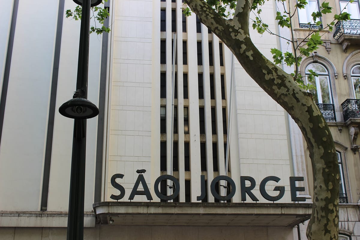 Portuguese Cinemas Sold Fewer Tickets in September but Took More Money, With a Saint Anthony Comedy Leading the Box Office