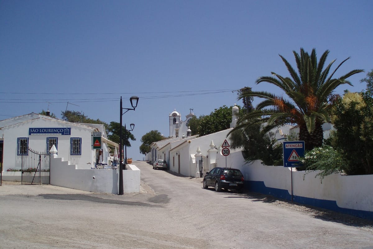 Three Romanian Workers Die Inside a Water Reservoir at a Quinta do Lago Home, and the Labour Inspectorate Starts an Inquiry