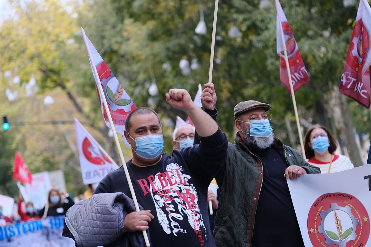 The CGTP Marches in Porto, Coimbra and Lisbon on Poverty Day Against the Cost of Living, as Housing Protesters Plan Camps in Porto and Rossio