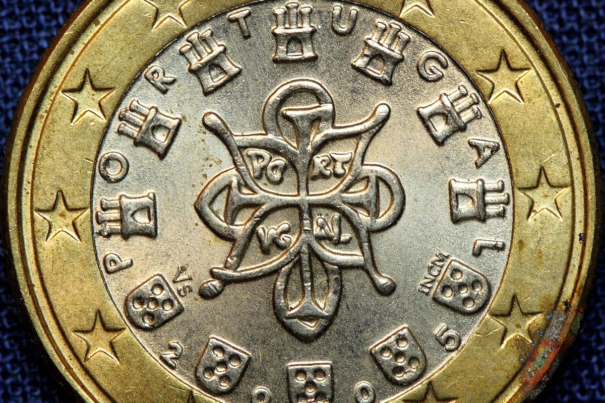Inflation Shaves the Real Gain From Portugal's 920 Euro Minimum Wage to About 2.6 Percent, a Third Less Than in 2025, as 970 Euros Is Pencilled In for 2027