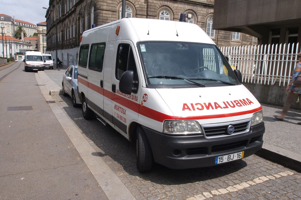 Private Ambulance Firms Plan Monday Slow Drive Across Lisbon's 25 de Abril Bridge Over Fuel Aid: Route, Times and What Patients Should Know